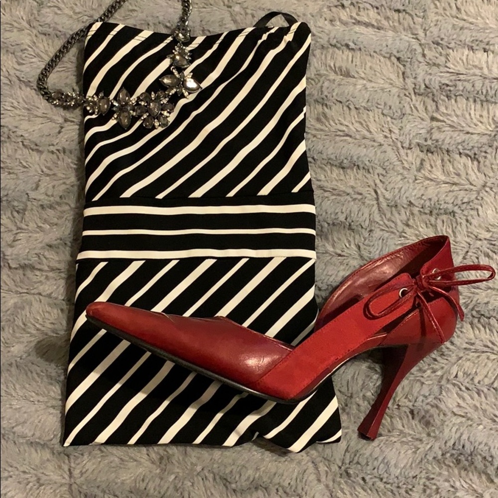 Dress. Pin striped Tube dress w/sash